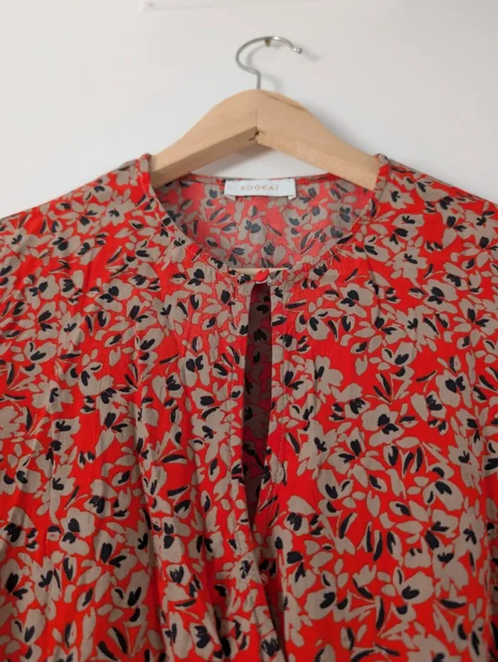 Blouse manches longues péplum rouge fleurie décolleté ajustable tendance et moderne Kookaï Taille 36 - photo numéro 7