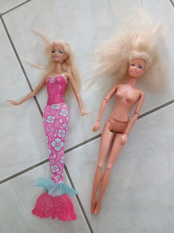 Lot de 2 poupées barbie