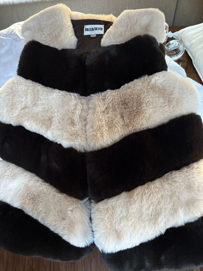 Vend gilet sans manche fausse fourrure - photo numéro 5