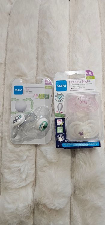 Lot de 4 sucettes 🍭 orthodontiques Mam Neuves