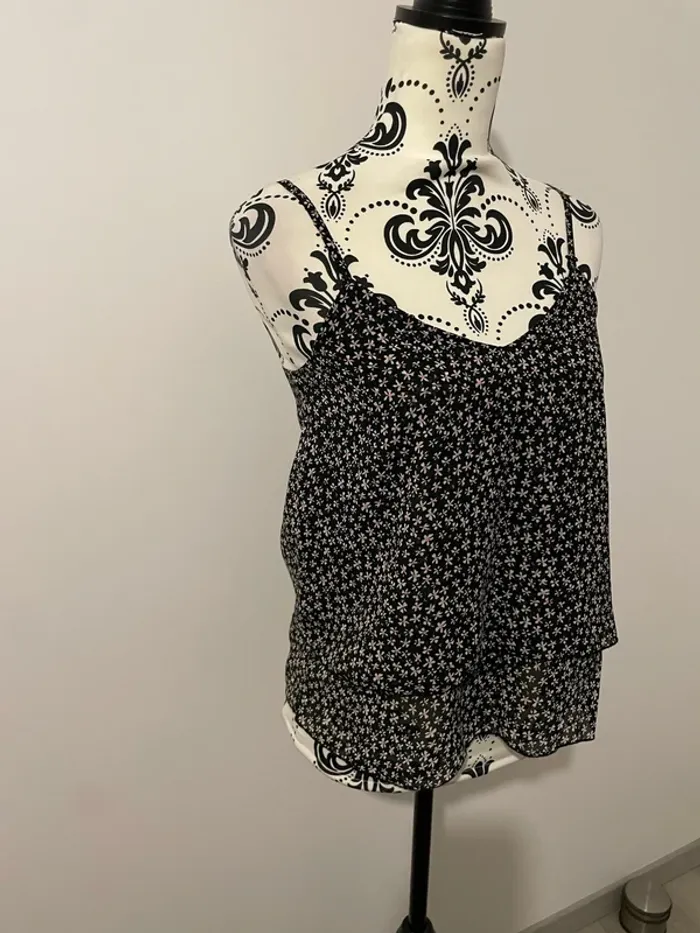 Débardeur fluide ample à fine bretelle noir motifs fleuri rose et blanc pimkie taille 36 - photo numéro 3