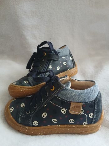 Chaussures Geox pointure 25