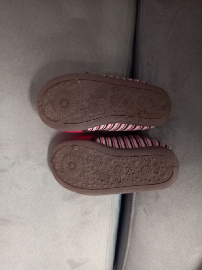 Chaussons neufs 23 - photo numéro 4