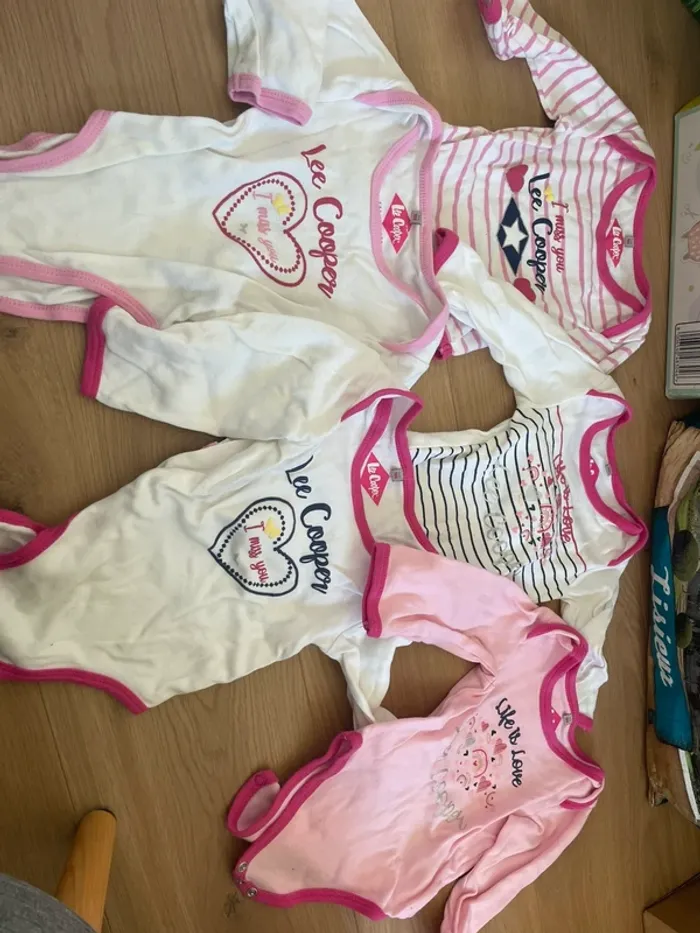 Lot 5 bodies manches longues 18 mois