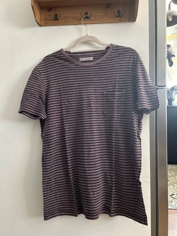 Tee shirt taille L celio violet rayé noir