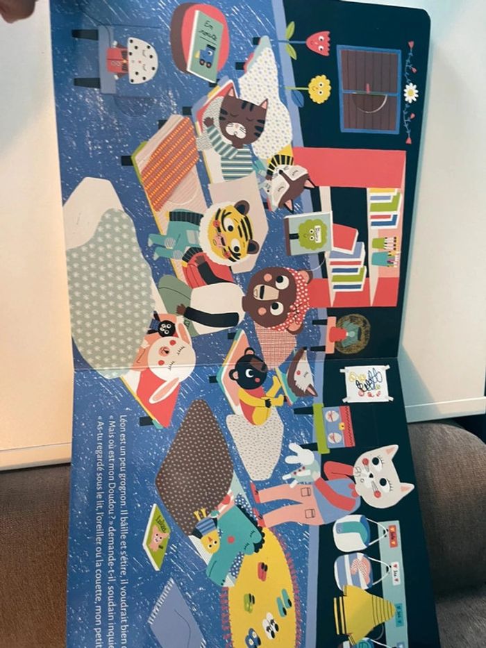 Livre animé avec volets surprises mon premier jouer à la creche - photo numéro 7