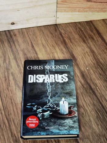 D4264 - livre "disparues" de Chris mooney