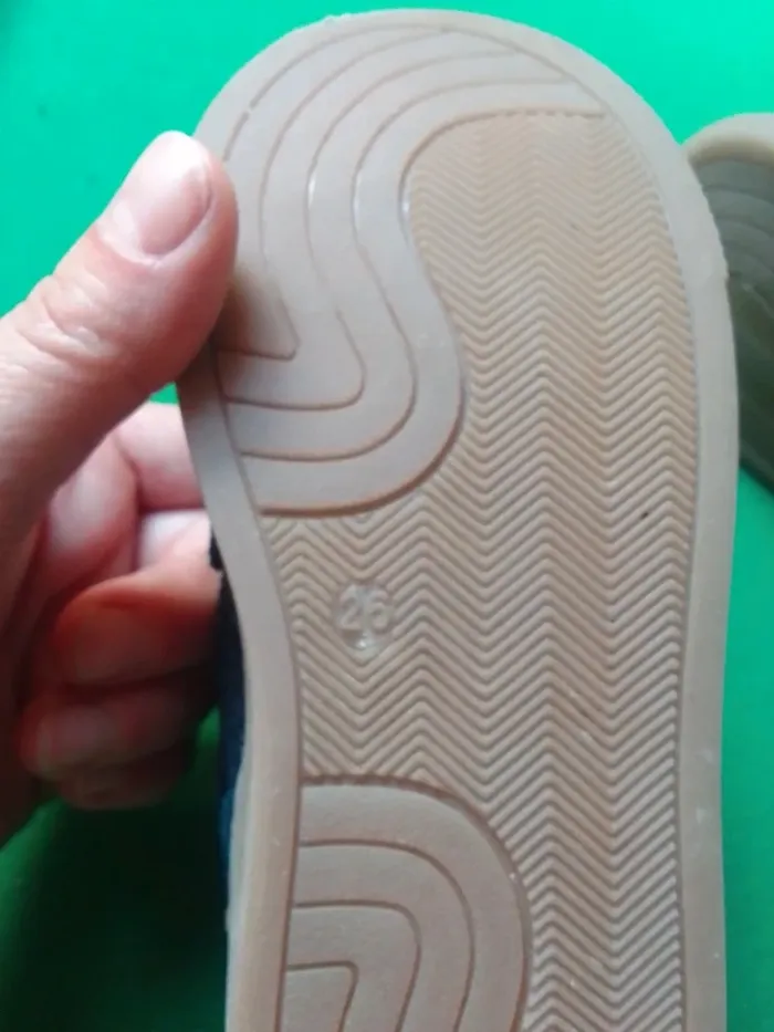 Chaussures taille 20 - photo numéro 4