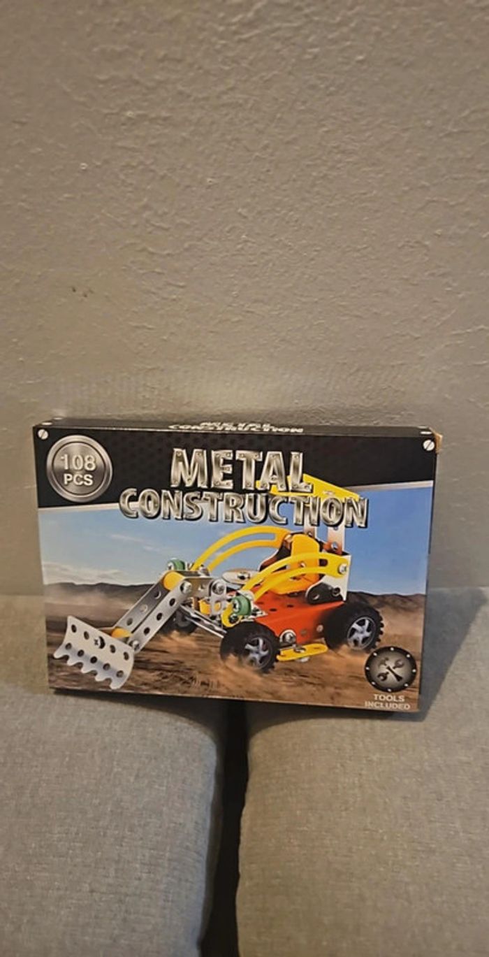 Métal construction 108 pièces neuf
