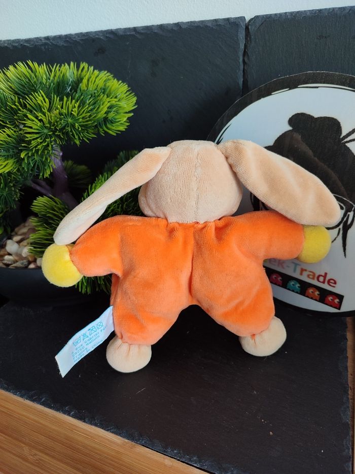 peluche doudou hochet lapin orange bleu noeud marron beige Charly & co Tiamo - photo numéro 2