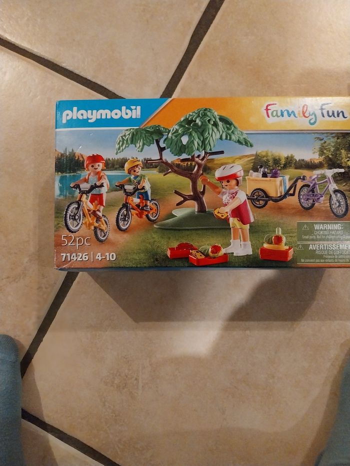 Playmobil 71426 family fun vacanciers et vélo