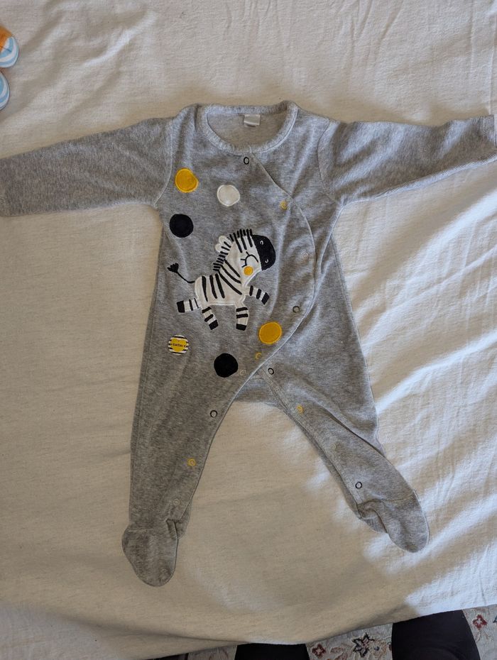 Lot vetement bébé 1mois à 3mois