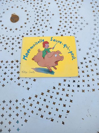 Livre mademoiselle sauve qui peut