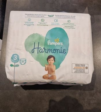 PaquetS de 31 couches T3 Pampers Harmonie NEUF