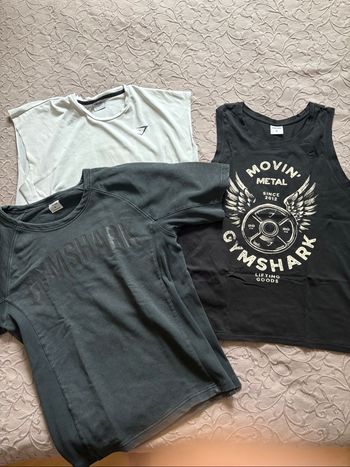 Lot débardeur et t-shirt Gymshark