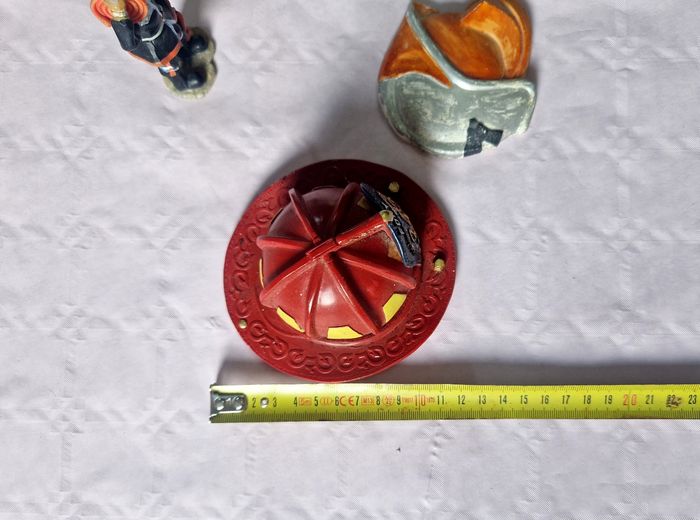 Lot petites figurine  / statuette  / bibelot , Pompier - photo numéro 8