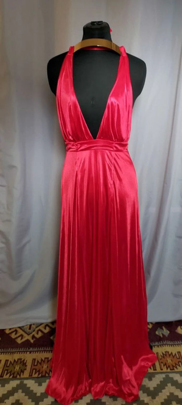 Robe longue rouge satinée – Nazz Couture – Taille 10 (38)