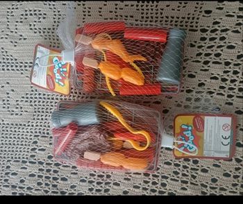 2 lots de petites dinette barbecue (petites pièces à utiliser à partir de 3 ans)