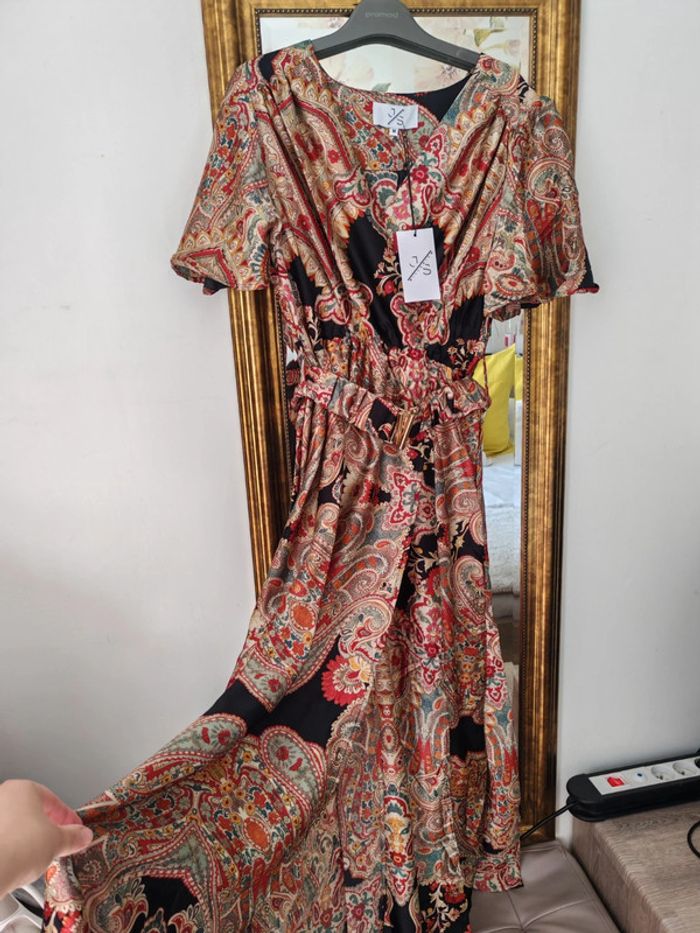 Robe longue neuve - photo numéro 4