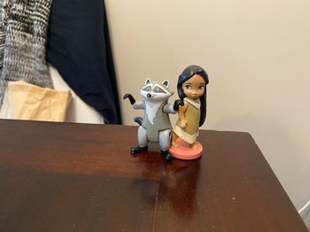 Figurine Pocahontas animator  et meeko disney