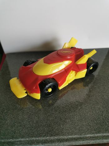 Voiture rouge Kinder flash comics