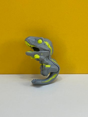 Kinder Joy - Mini Funko Pop Jurassic World - Velociraptor gris 