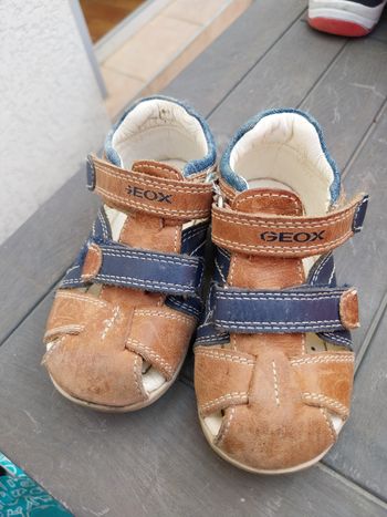 Sandales á scratch Geox taille 22