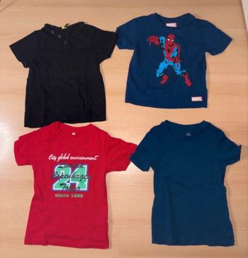 Lot de 4 t shirts manches courtes garçon taille 4-5 ans