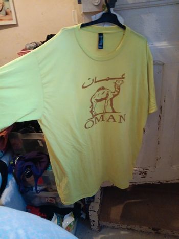 Tee-shirt  jaune fluo avec chameau 4xl pas de vinted go
