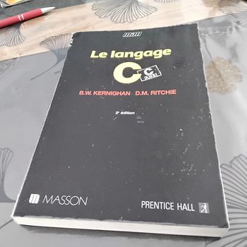 Le langage C Prentice HALL
