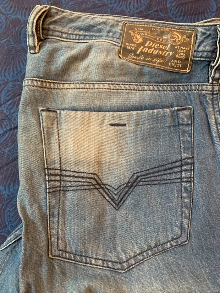 Jean Diesel coupe droite taille 33 - photo numéro 2