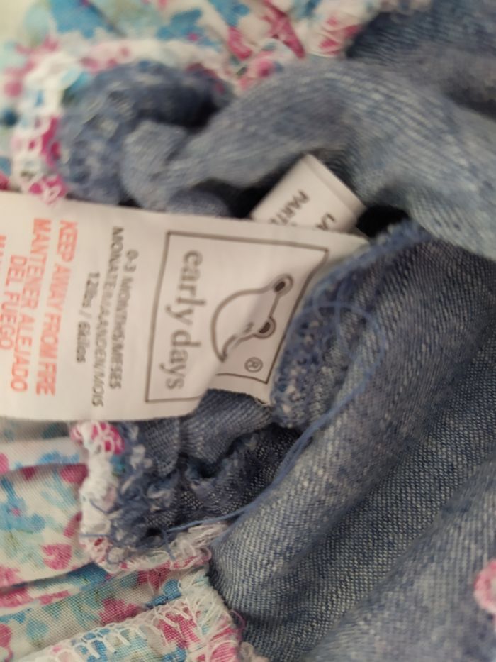 Robe jean's fleurie 3 mois - photo numéro 7