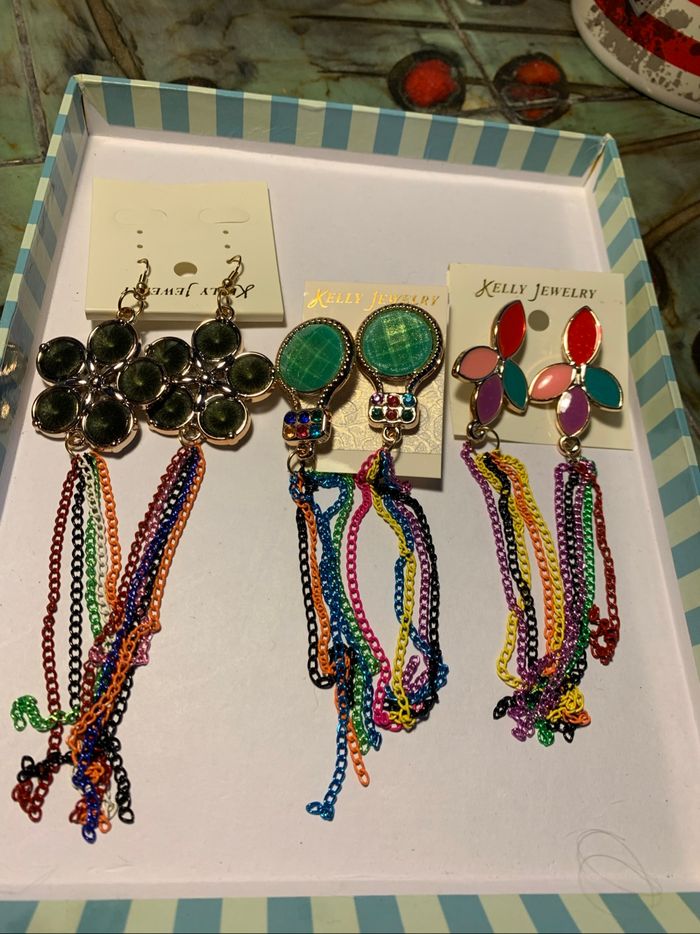 Paires de boucles d’oreilles longues