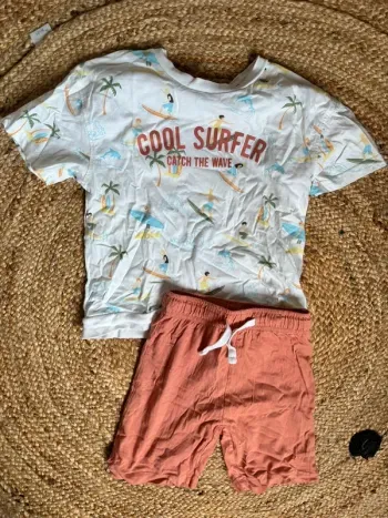 Pyjama 2 pièces garçon. T. 6 ans tbe Tissaia