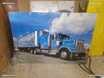 Puzzle camion Kenworth bleu mesure 59 cm de haut par 84.5