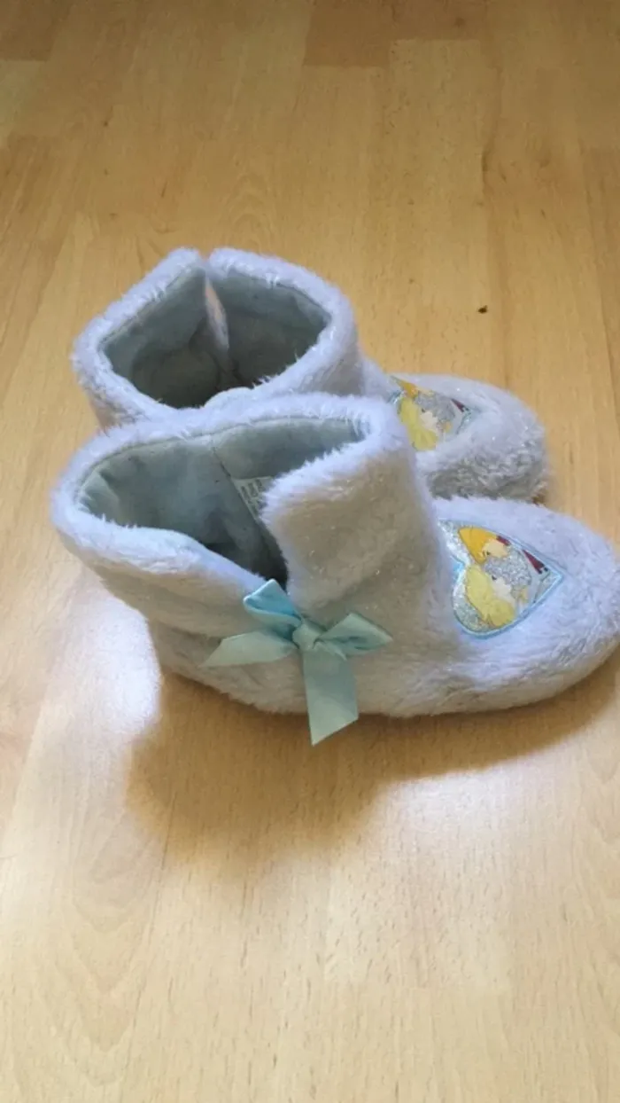chaussons reine des neiges  taille 29 - photo numéro 2
