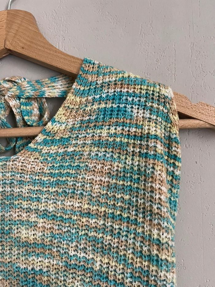 Mini robe rétro style vintage en crochet épaule dénudée et col à nouer bleu, vert et jaune pastel - photo numéro 3