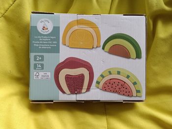 Jeu Montessori bois fruits à empiler 2 ans