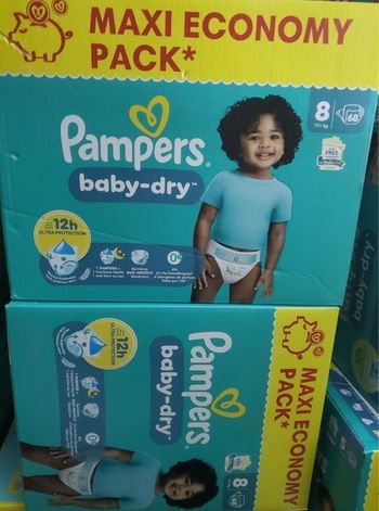 2 cartons de couches Pampers taille 8