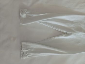 Qu'elles sont blancs taille élastique nue en bas des jambes couleur blanc marque tape à l'oeil taille 18 mois 80 cm voir photos