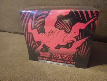 ETB EB10  - Astres Radieux  (2 petits trou de scellage)