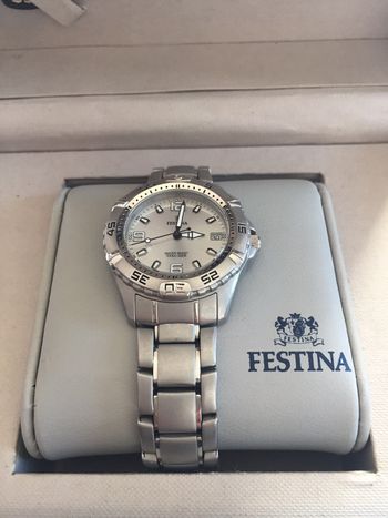 Montre homme Festina comme Neuve