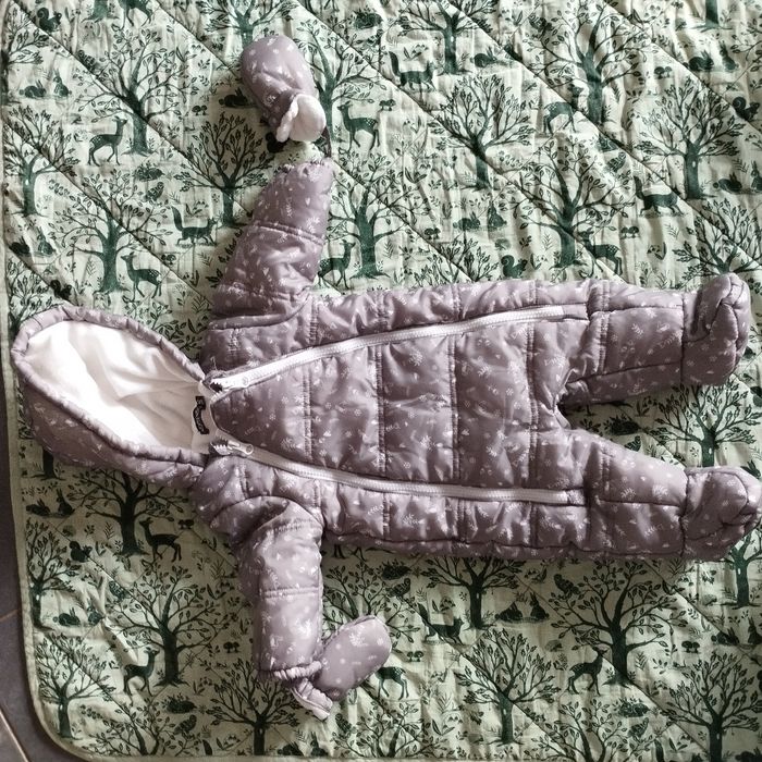Lot combinaison et pyjamas en 3 mois - photo numéro 3