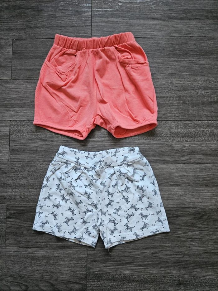 Lot de 2 shorts fille taille 18 mois