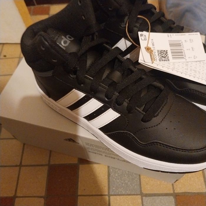 Adidas neuves Pointure 38 jamais porté - photo numéro 4