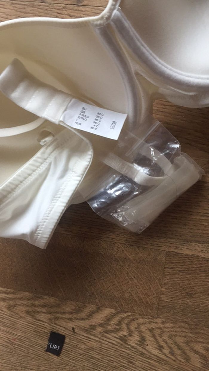 Soutien gorge - photo numéro 2