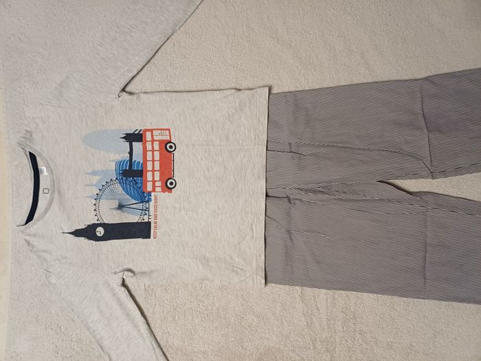 Pyjamas Okaïdi 6 ans (réf perso V104)(familleac72)