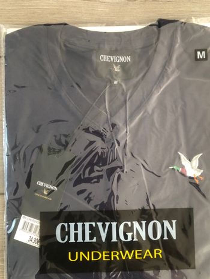 T-shirt chevignon col V neuf(M)