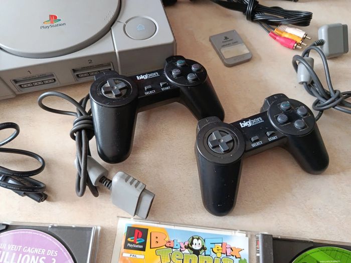 Console Playstation 1 avec jeux manettes câbles - photo numéro 5