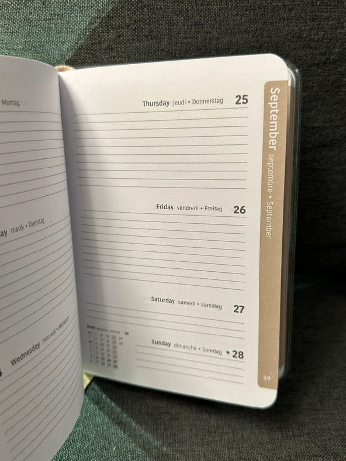 Agenda Doré 2025/2026 à Paillettes Format A6 Neuf - photo numéro 2